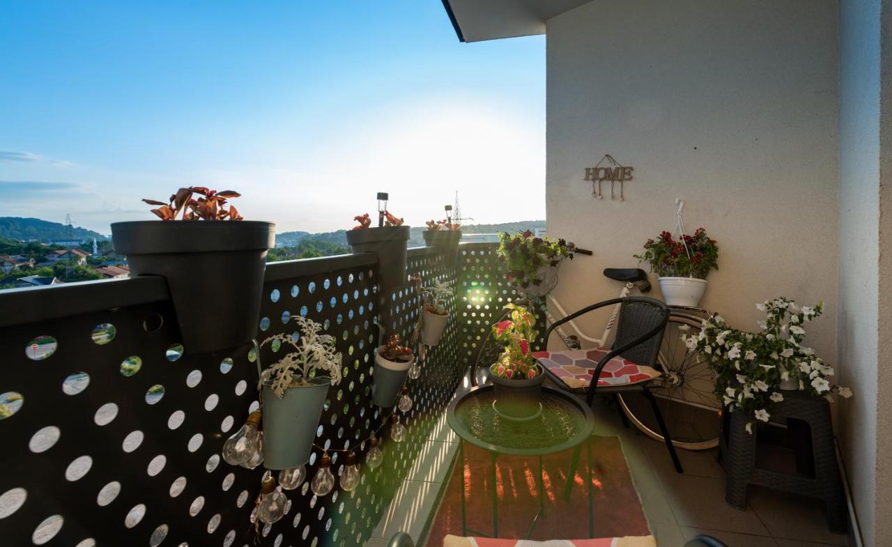 Vesta Apartment Tuzla - Across Bcc Shopping Mall Buitenkant foto