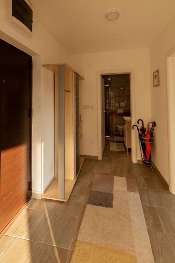 Vesta Apartment Tuzla - Across Bcc Shopping Mall Buitenkant foto