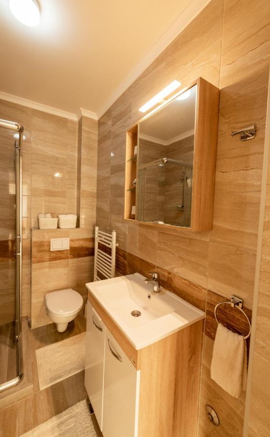 Vesta Apartment Tuzla - Across Bcc Shopping Mall Buitenkant foto