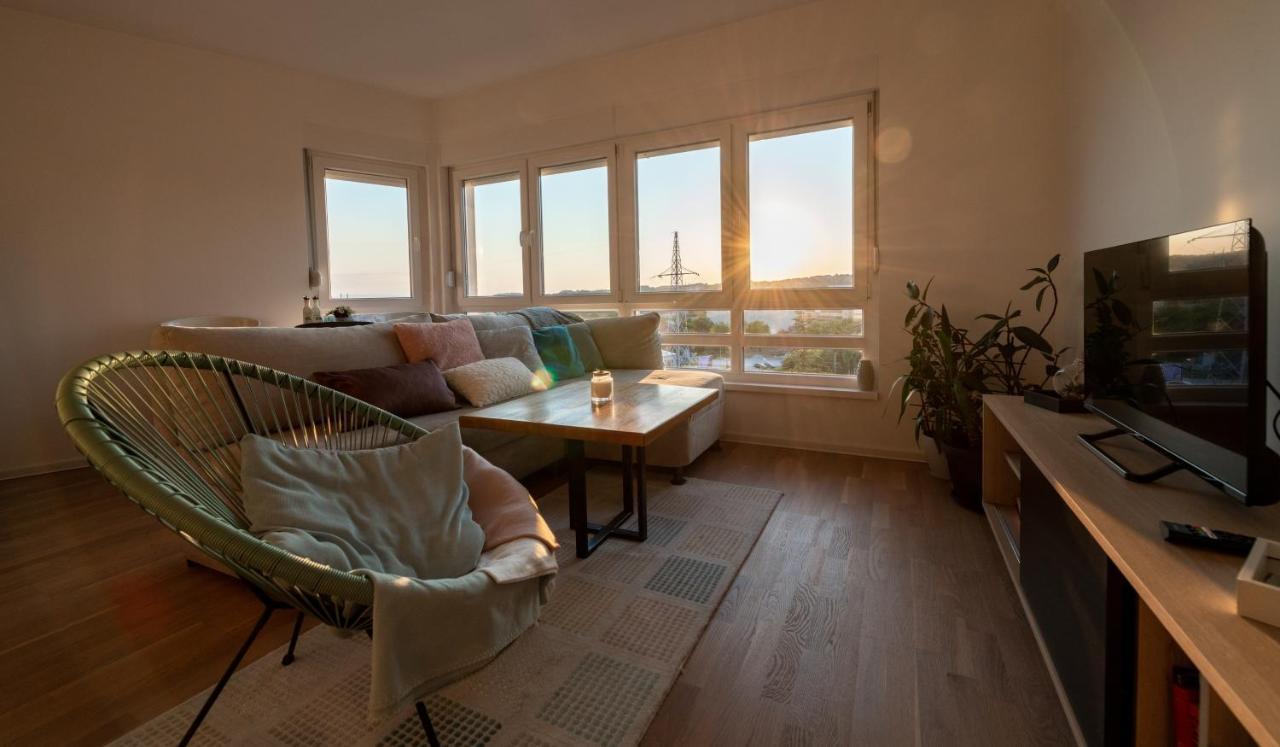 Vesta Apartment Tuzla - Across Bcc Shopping Mall Buitenkant foto