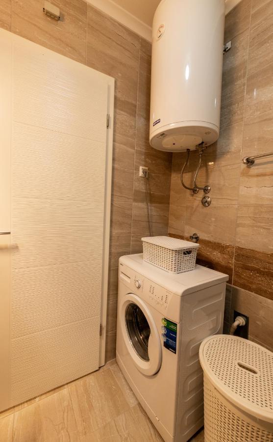 Vesta Apartment Tuzla - Across Bcc Shopping Mall Buitenkant foto